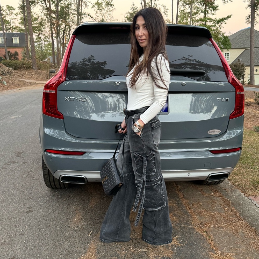 Chic Black Wash Wide Leg Jeans  With Cargo Pockets Detail - Picture 3 of 5